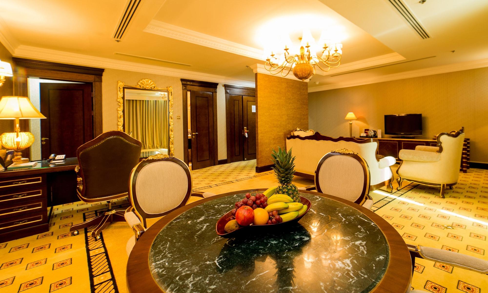 Grand Excelsior Hotel al Barsha 4. Grand Excelsior al Barsha Dubai 4. Каир отель Эксельсиор номер Люкс.